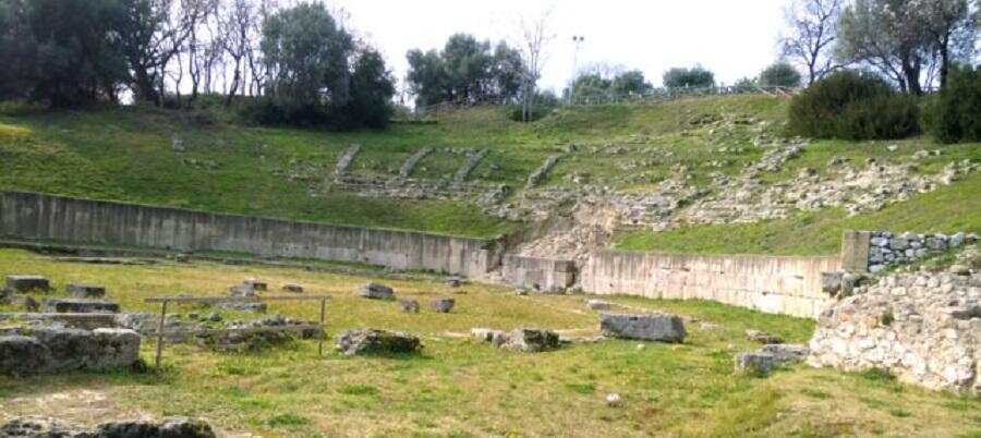 Maltempo Calabria: crollata parte della gradinata del teatro greco romano di Locri Epizefiri