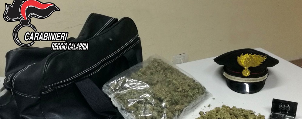 REGGIO CALABRIA: UN ARRESTO PER DETENZIONE AI FINI DI SPACCIO DI MARIUJANA REGGIO CALABRIA: UN ARRESTO PER DETENZIONE AI FINI DI SPACCIO DI MARIUJANA