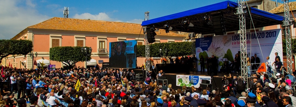 Don Ciotti a Locri, grande apprezzamento per il lavoro della Guardia Costiera