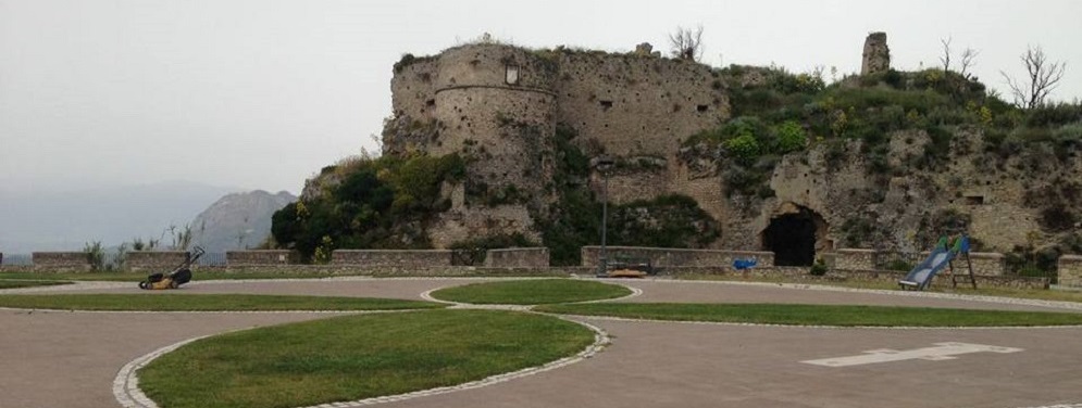 Gerace: Effettuata una pulizia straordinaria dell’area del Baglio