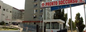 Calabria: le crolla uno scaffale addosso, commessa di un negozio finisce in ospedale item-thumbnail