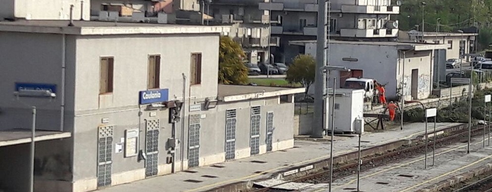 Pulizia alla stazione di Caulonia