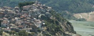 MIGRANTI: CIMITERO IN CALABRIA, IL 25 APRILE OLIVERIO PRESENTA OPERA item-thumbnail