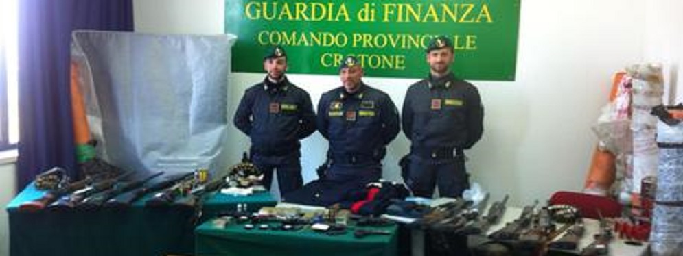 Maxi sequestro armi in Calabria