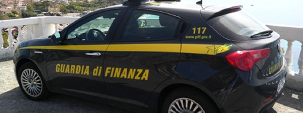 15 euro per una mascherina: maxi sequestro della guardia di finanza in Calabria