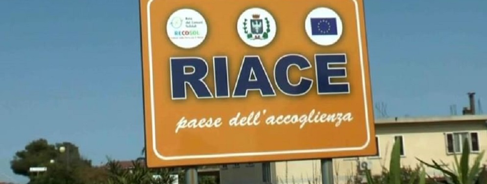 Appello per salvare l’esperienza di Riace