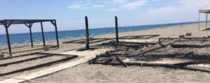 Siderno: Alle fiamme il chiosco del Grand Hotel President item-thumbnail