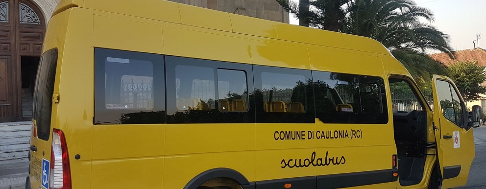 Consegnato mezzo per trasporto disabili al Comune di Caulonia