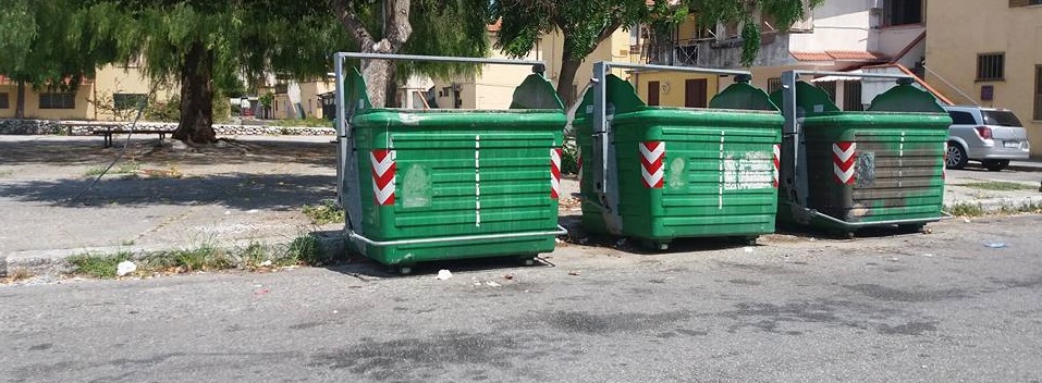 Dopo la segnalazione di Ciavula a Caulonia viene raccolta la spazzatura