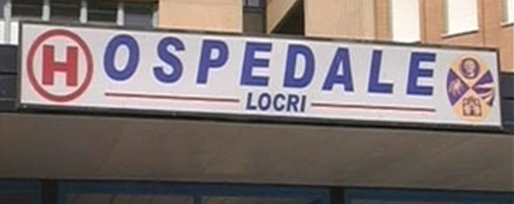 Visita a sorpresa del ministro Grillo all’ospedale di Locri