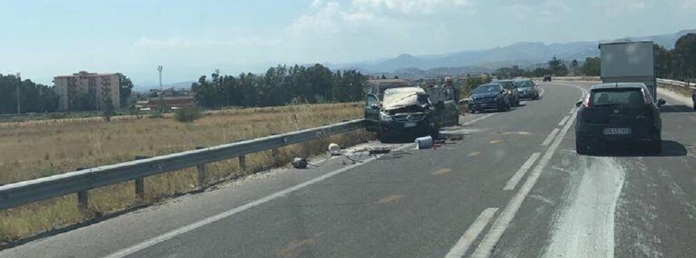 Incidente sulla S.S.106 tra Roccella Jonica e Gioiosa Jonica