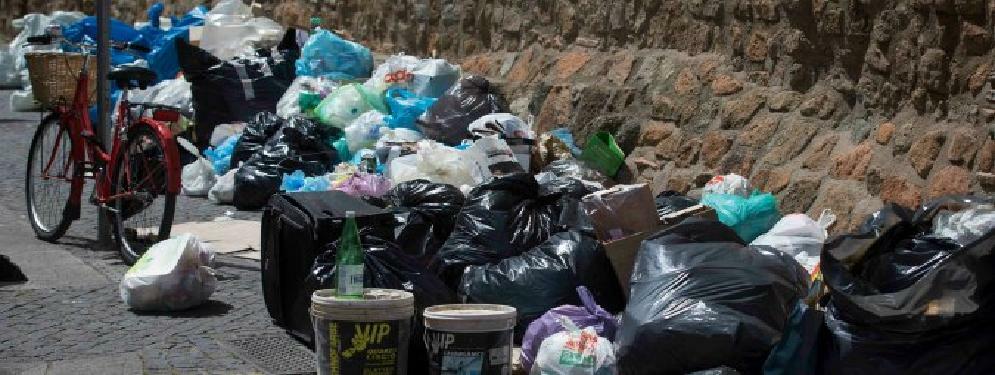 Potere al Popolo: “Sui rifiuti in Calabria si ritorna al passato”