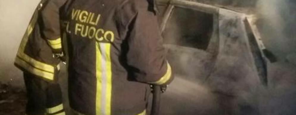 Incendiata l’auto di un parroco in Calabria
