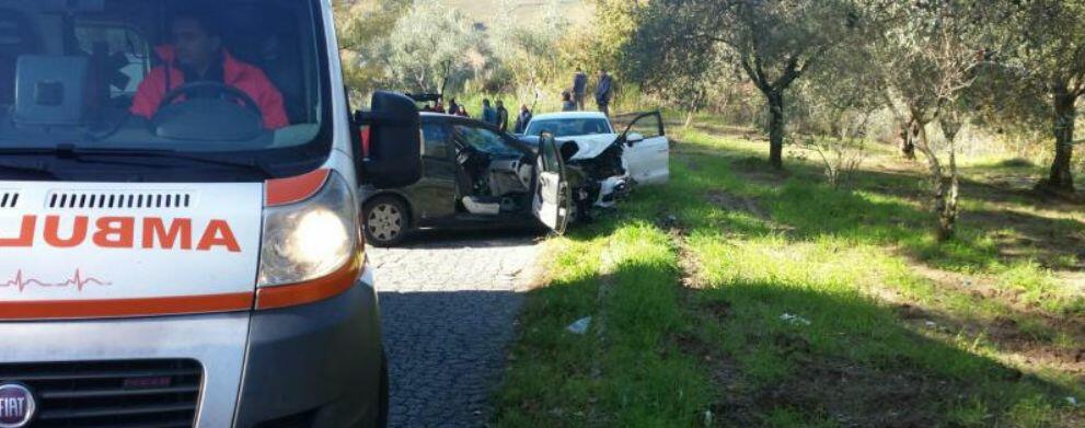 Muore un giovane di Stilo in un incidente stradale, grave una donna che era con lui