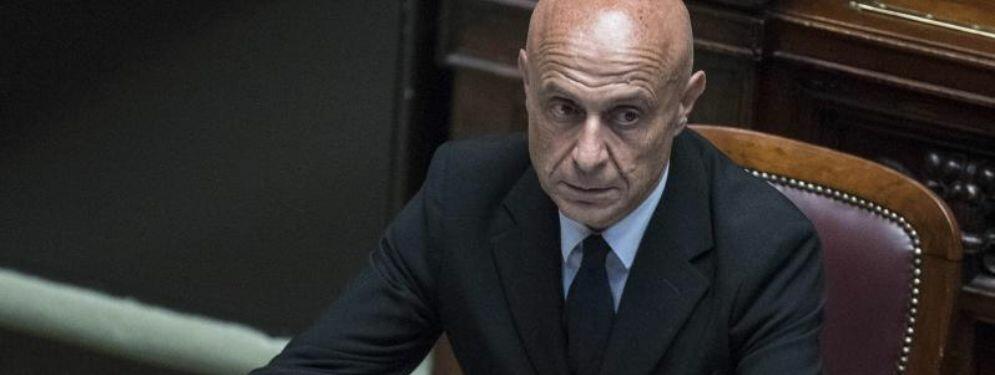 Minniti: “Il modello Riace è fondamentale nella gestione dei flussi migratori”