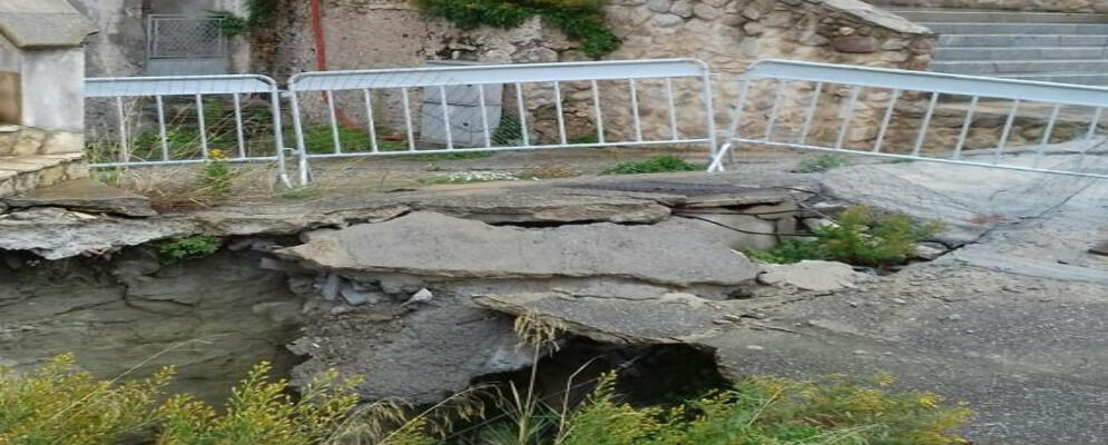 Frana al quartiere Maietta, l’antica Giudecca a rischio crollo. Ilario Ammendolia:”Caulonia è ferita al cuore”