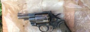 Un arresto e una denuncia per detenzione illegale di armi item-thumbnail