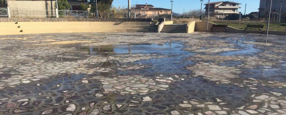 In condizioni critiche la nuova piazza della comunità di Donisi a Siderno