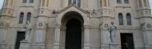 Arcivescovo di Reggio Calabria sospende parroco indagato per rapporti sessuali con minorenni item-thumbnail
