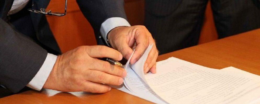 Firmato contratto di proroga dei lavoratori ex LSU/LPU di Caulonia per il 2018