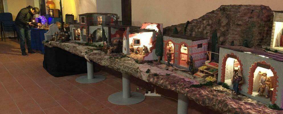 La mostra dei presepi del teatro al castello, iniziativa natalizia a Gioiosa Ionica