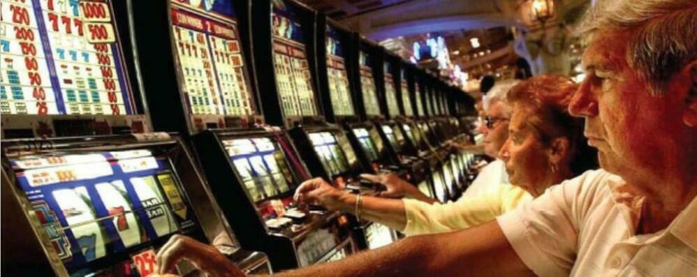 Il Sindaco di Polistena contro il gioco compulsivo, vietate le slot machine fino alle ore 14