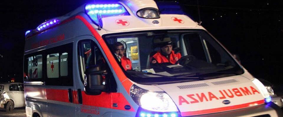 Tragico incidente in Calabria, muore un giovane travolto da un furgone