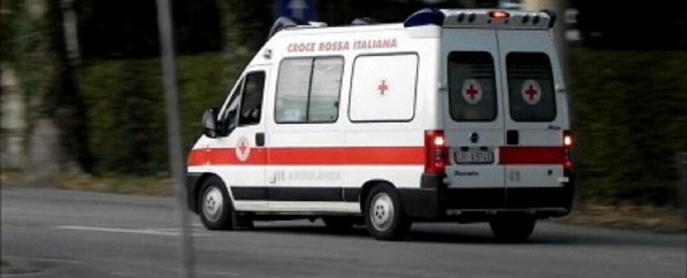 Incidente sulla Strada Statale 106, una persona ferita