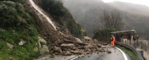 Il comune di Pazzano chiude al traffico la Provinciale 9 per una frana item-thumbnail