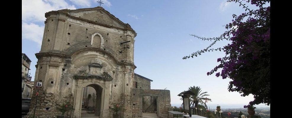 Finanziati i lavori di ristrutturazione per la chiesa S. Carlo Borromeo a Siderno