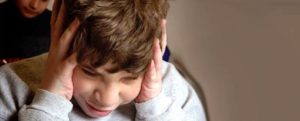 Schiaffi e pugni a bimbo autistico, sospesa insegnante di sostegno item-thumbnail