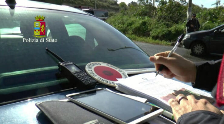 Settimana di controlli nelle strade calabresi: pioggia di sanzioni e 18 patenti ritirate