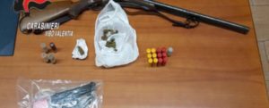 Sorpreso in casa con armi e droga, un giovane arrestato item-thumbnail
