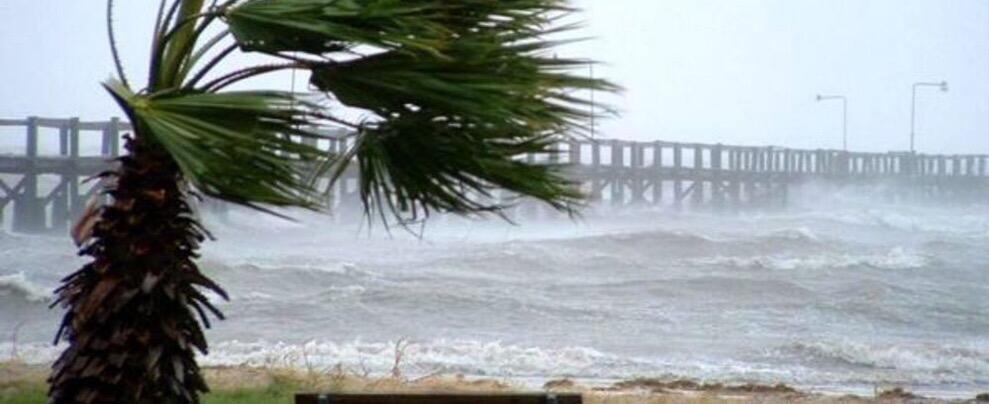 Allerta meteo, temporali e forti raffiche di vento previsti domani