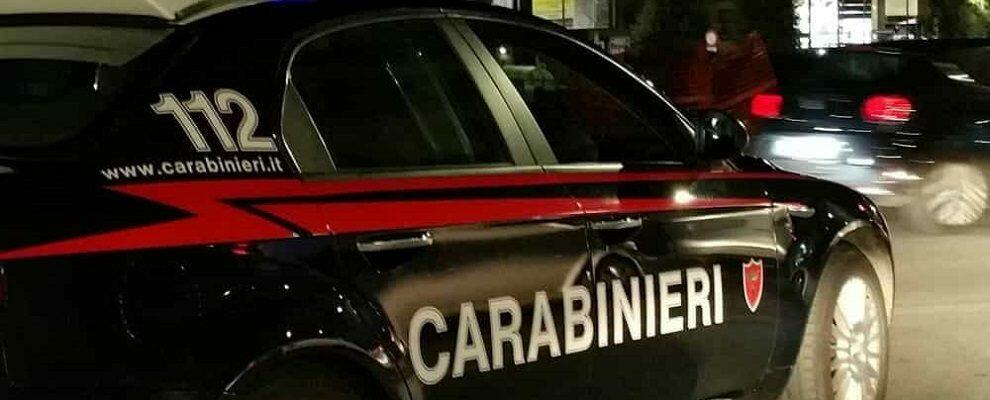 Blitz dei carabinieri: 20 arresti per spaccio di droga, armi ed estorsioni