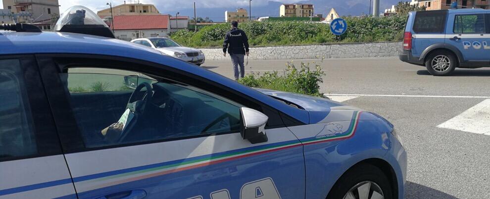 Incendio in un’abitazione a Lamezia Terme, sette persone in salvo grazie all’intervento della Polizia