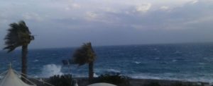 Allerta meteo: previsti venti forti e possibili mareggiate per la giornata di domani item-thumbnail