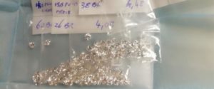 Sorpreso in aeroporto con 60 carati di diamanti nascosti nel bagaglio a mano, una denuncia item-thumbnail