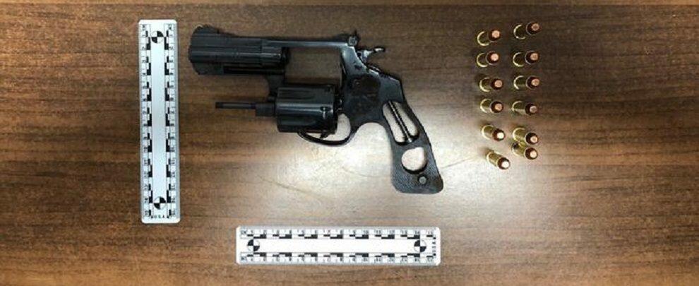 Beccato con una pistola e 6kg di marijuana, scattano le manette per un calabrese