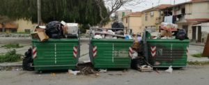 Caulonia Marina invasa dai rifiuti item-thumbnail