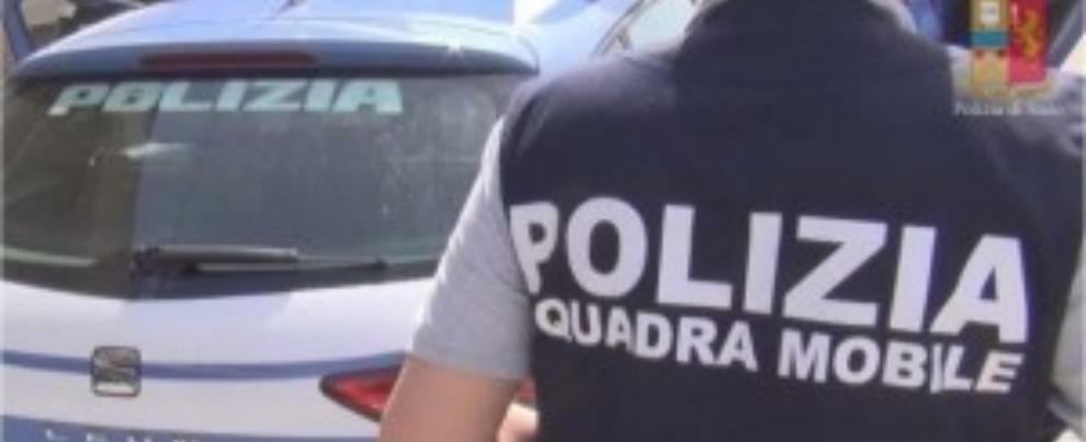 Viola il divieto di avvicinamento e si fa trovare in casa della ex moglie, interviene la polizia