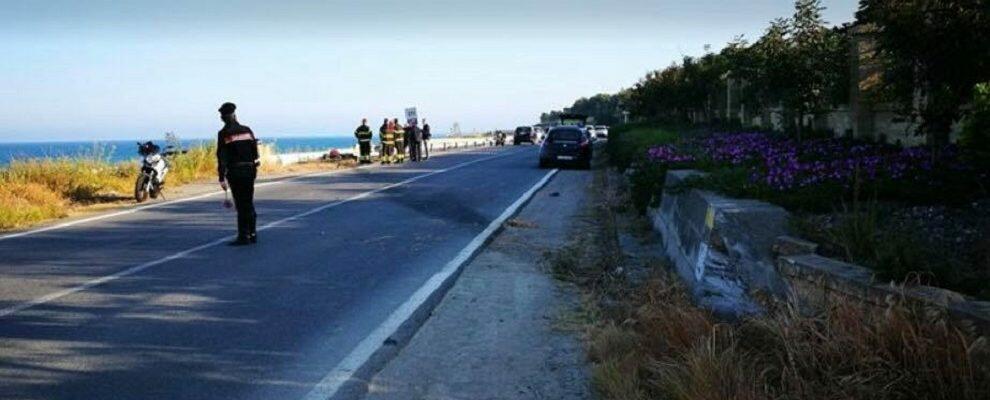 Grave incidente sulla S.S. 106, muore un giovane motociclista