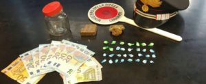 Sorpresi a spacciare droga nei pressi di una chiesa, in manette 4 pregiudicati item-thumbnail