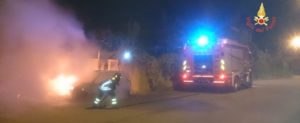 Rinvenuto cadavere carbonizzato in un’auto in fiamme item-thumbnail