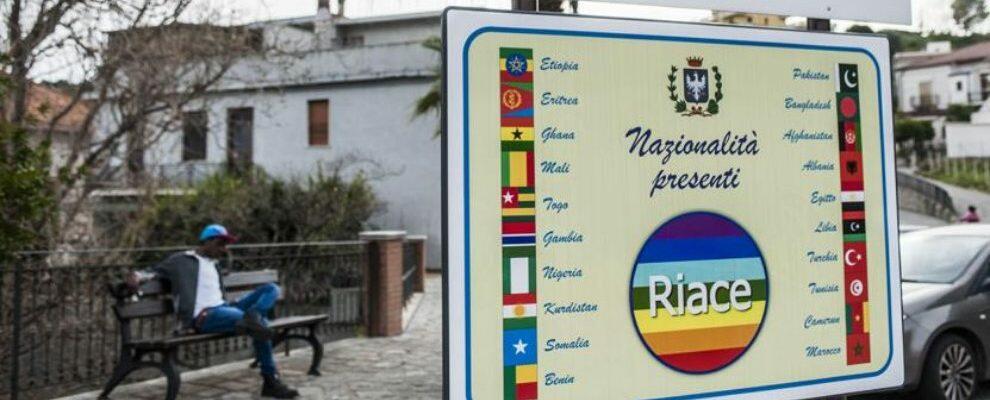 Diecimila firme per salvare Riace, città dei Bronzi e capitale dell’accoglienza