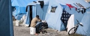 Calabria: cercavano lamiere in una fabbrica abbandonata, migranti presi a fucilate come in un tiro a segno. Uno ammazzato item-thumbnail