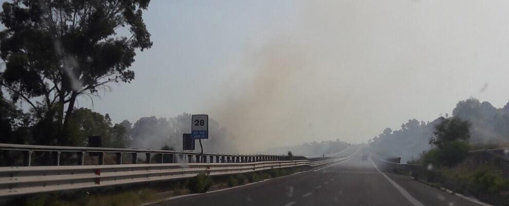 Incendio tra Caulonia e Roccella Jonica