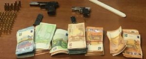 Armi clandestine, munizioni e 235 mila euro in contanti in un locale a Gallico: 3 arresti item-thumbnail
