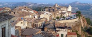 Pubblicità progresso: si scarica il cellulare? Caricalo a Caulonia a spese della collettività! item-thumbnail