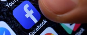 “I profughi? Gli diano fuoco”, condannato per il post su Facebook: sei mesi senza social item-thumbnail